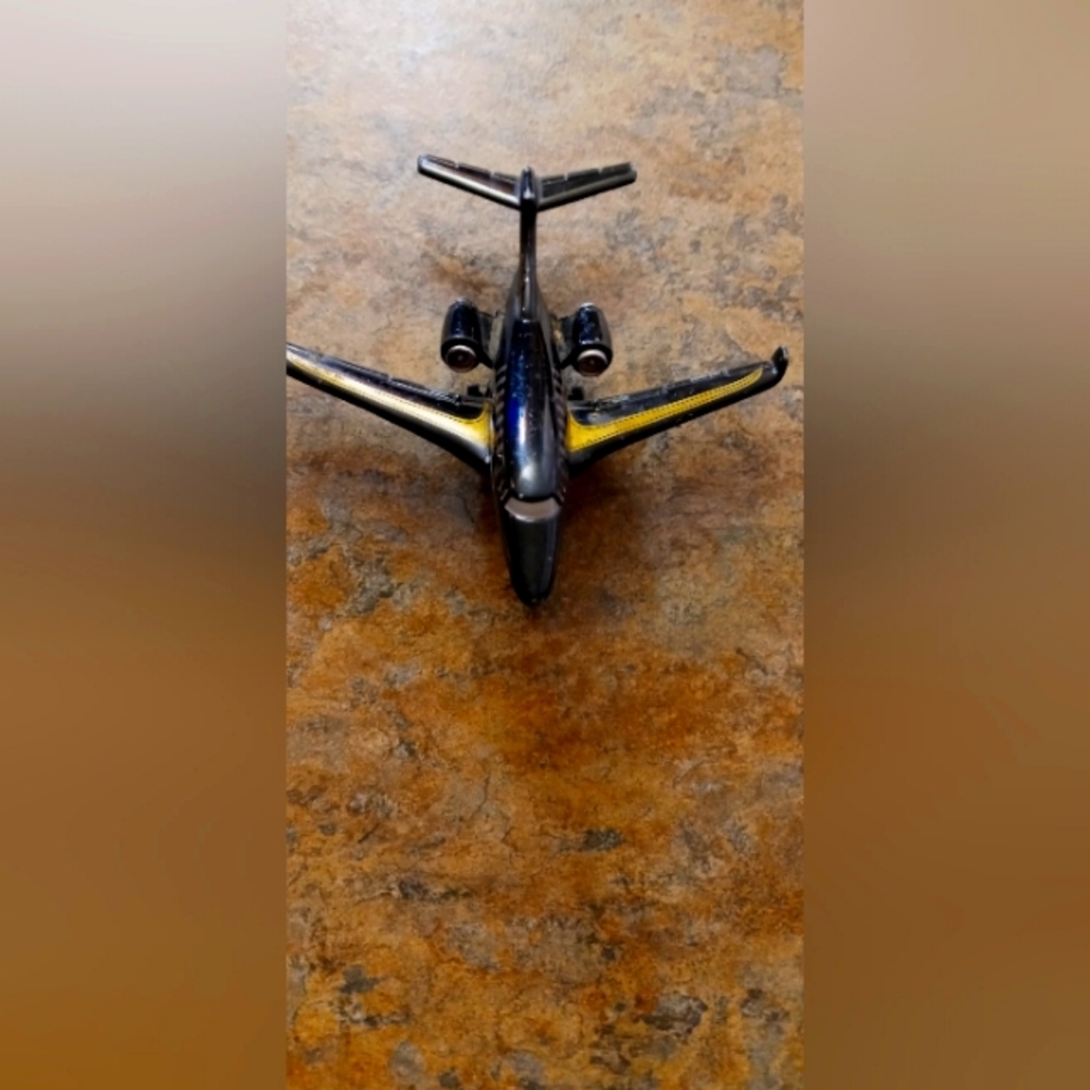 Die-Cast Black and Yellow Jet Toy Plane for Kids 2011